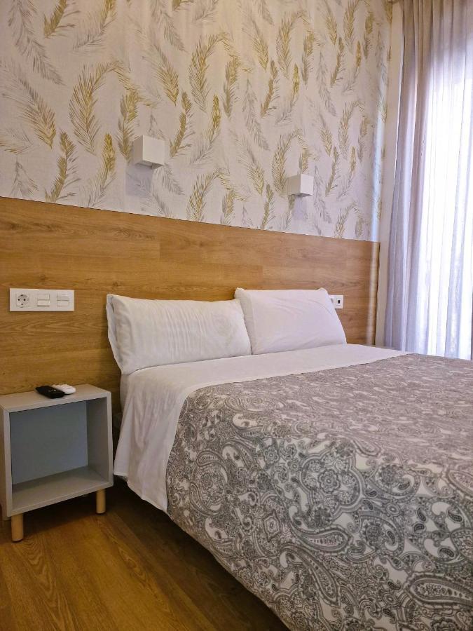 Hostal Comercial Madrid Dış mekan fotoğraf