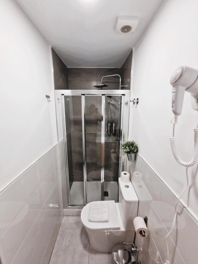 Hostal Comercial Madrid Dış mekan fotoğraf