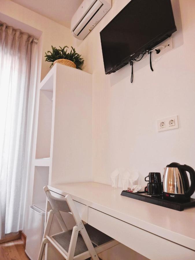 Hostal Comercial Madrid Dış mekan fotoğraf