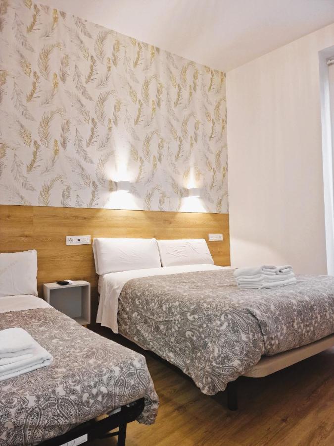 Hostal Comercial Madrid Dış mekan fotoğraf