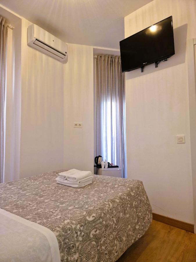 Hostal Comercial Madrid Dış mekan fotoğraf