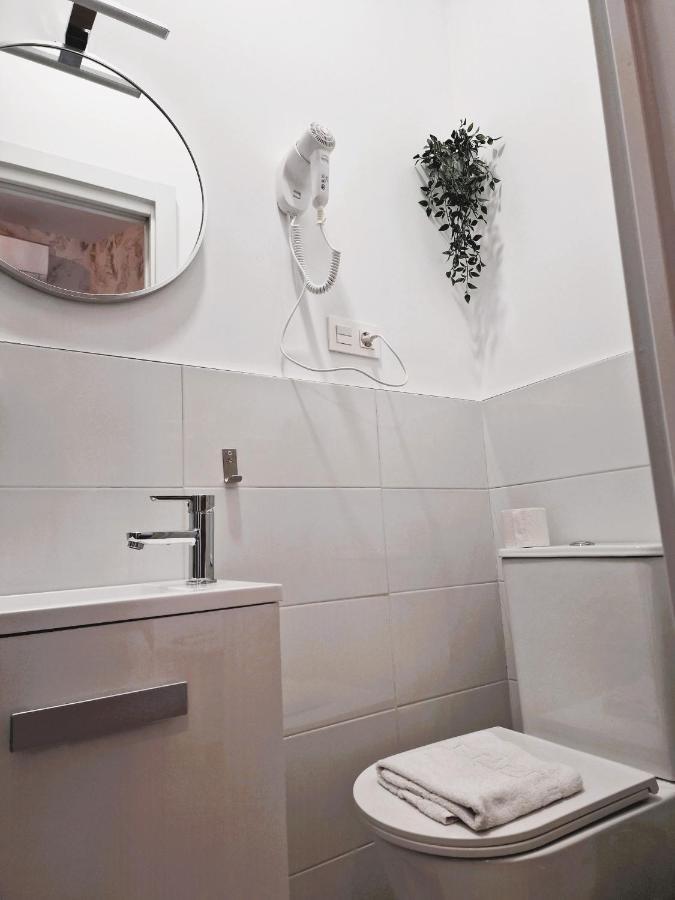 Hostal Comercial Madrid Dış mekan fotoğraf