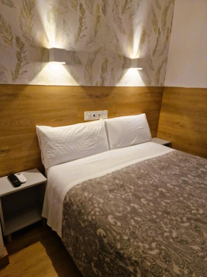 Hostal Comercial Madrid Dış mekan fotoğraf