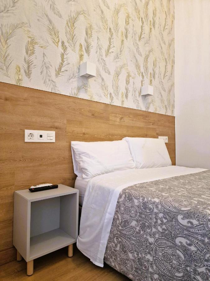 Hostal Comercial Madrid Dış mekan fotoğraf