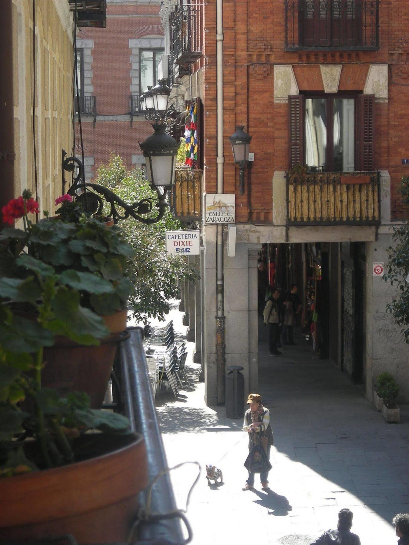 Hostal Comercial Madrid Dış mekan fotoğraf
